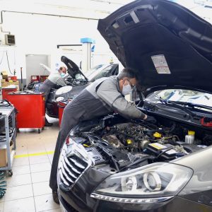 EMERGENZA CORONAVIRUS, APRONO LE CONCESSIONARIE DI AUTO
CORONA VIRUS
COVID19
COVID 19
APERTURA ATTIVITA' COMMERCIALI
GRUPPO FCA
OPERAIO MECCANICO
REVISIONE AUTO
ATTIVITA' COMMERCIALE
SICUREZZA SUL LAVORO